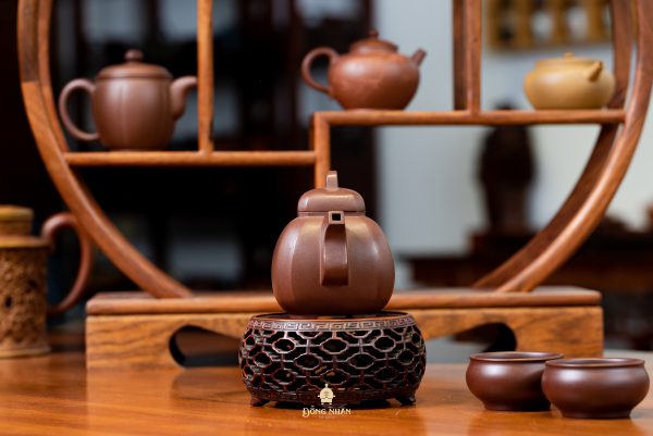 Dáng Ấm: Tứ Phương
