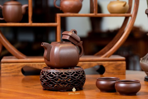 Dáng Ấm: Tứ Phương