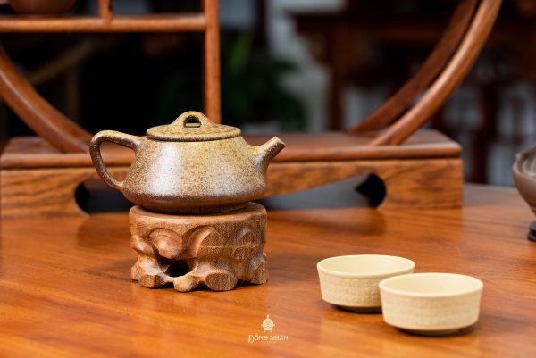 Dáng Ấm: Thạch Biều