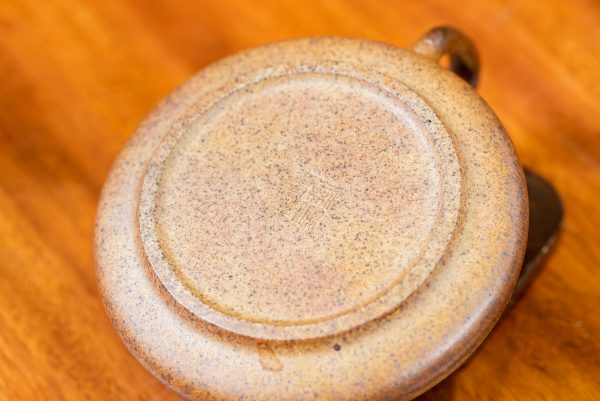 Dáng Ấm: Thạch Biều