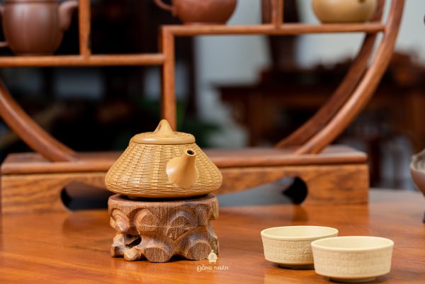 Dáng Ấm: Thạch Biều Tự Di