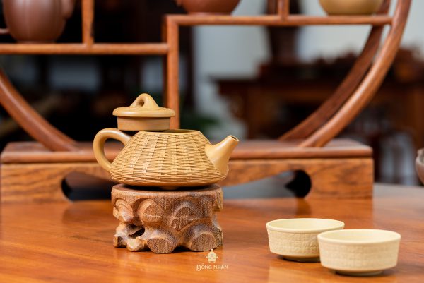 Dáng Ấm: Thạch Biều Tự Di