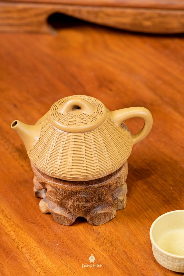 Dáng Ấm: Thạch Biều Tự Di