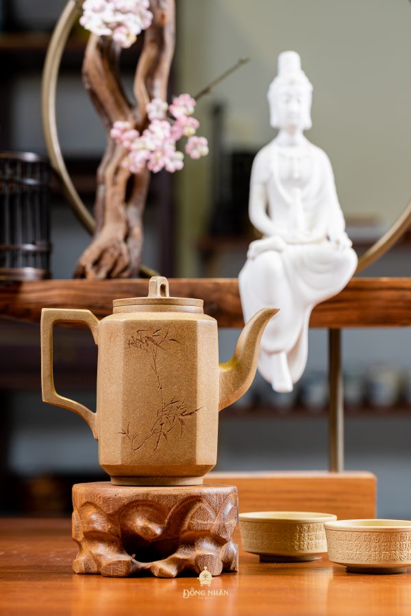Dáng Ấm: Tứ Phương