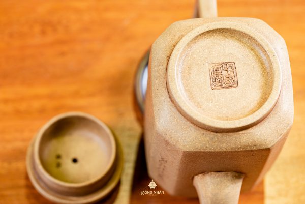 Dáng Ấm: Tứ Phương