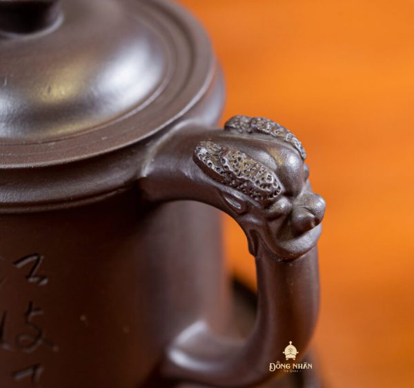 Dáng Ấm Chuông