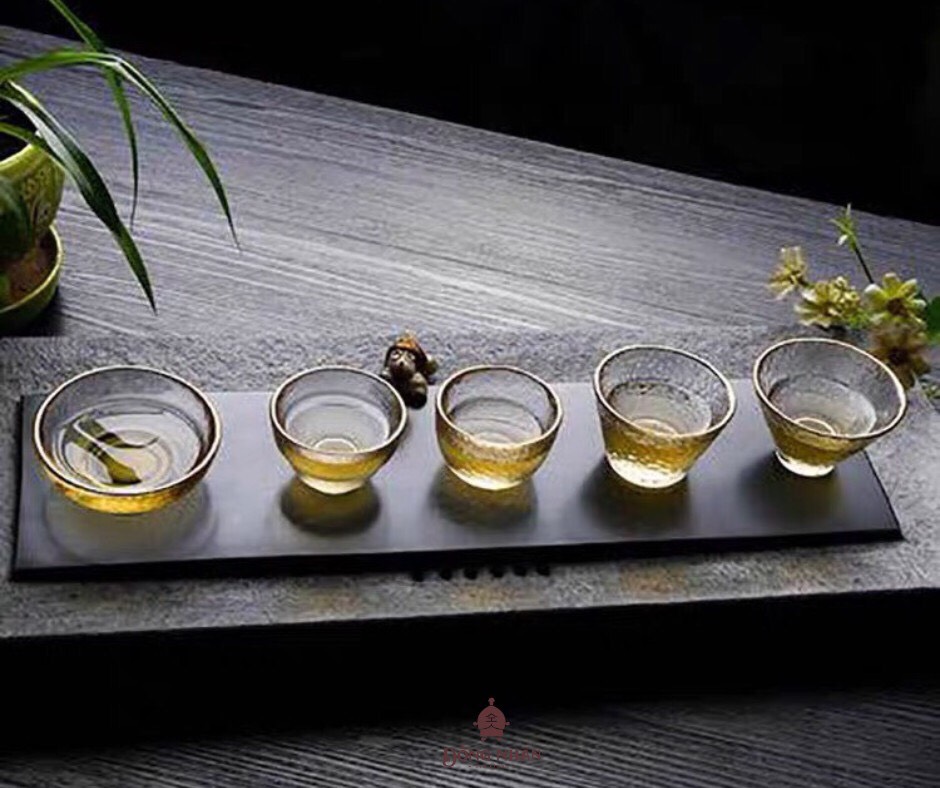 Chén Thủy Tinh